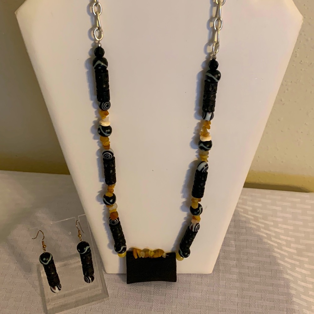 Necklace set